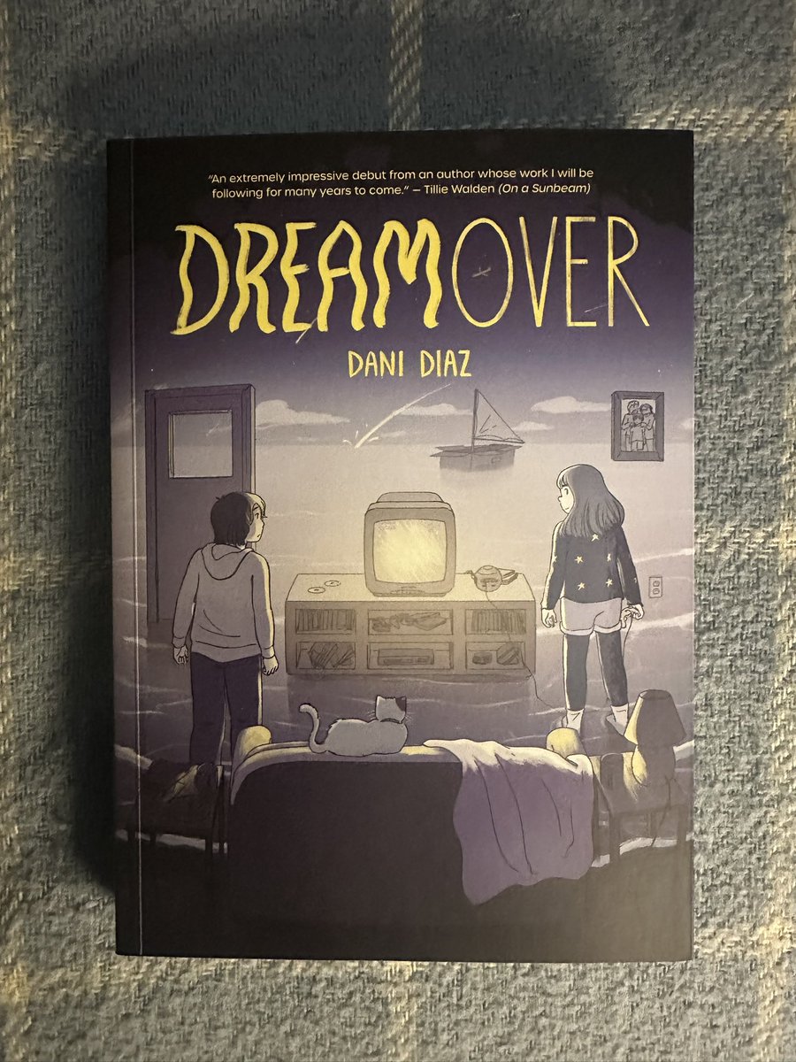 JosephFGargiulo's tweet photo. #CurrentlyReading β#Dreamoverβ by #DaniDiaz.
#Comics #ComicBooks #TPB #GraphicNovel @topshelfcomix #TopShelf #TopShelfProductions #IDW #IDWPublishing @IDWPublishing #LeighWalton https://t.co/qPSeWhnGwB