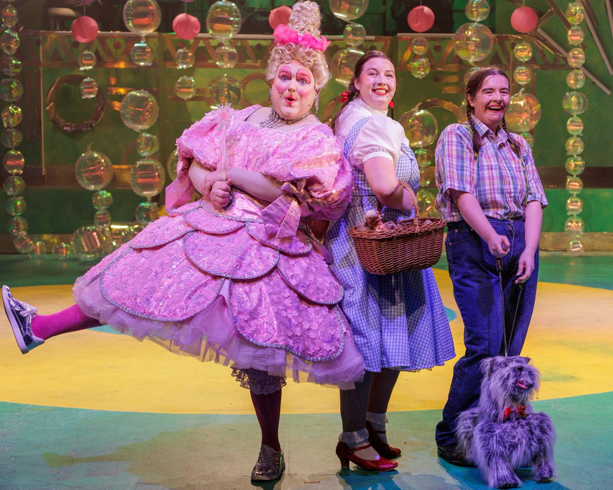 NETheatre's tweet photo. A delightful journey ‘over the rainbow’ for all the family. If you click your heels together three times you can see The Wizard of Oz at The People’s Theatre until 21st December 2025 @peoplestheatre 
https://t.co/5WTgn7aDMU https://t.co/dLEjHX12Mq