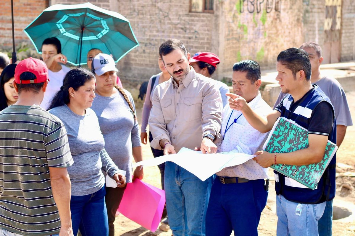 Zutor2's tweet photo. C. Ing. Alfonso Martínez Alcázar, Presidente Municipal de Morelia:  Solicitamos su intervención urgente para poner alto a Yankel Benítez Silva, Secretario del Ayuntamiento, quien está orquestando una peligrosa agresión contra los antorchistas.

#MichoacanosExigenRespeto https://t.co/gAvQ4uuobA