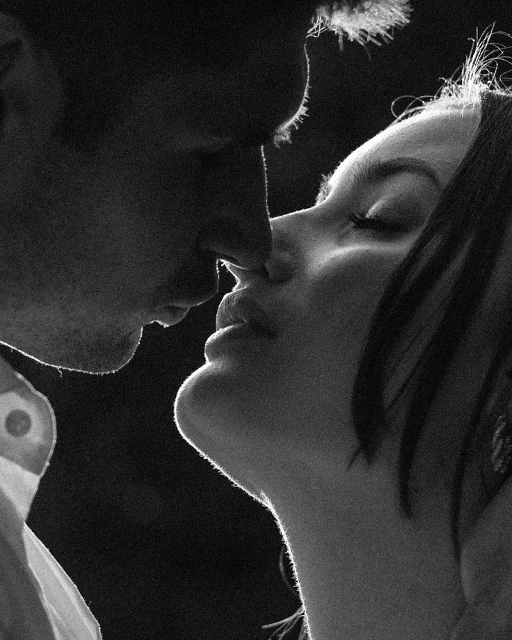 . . ليس عيباً أن أقول لك 
. . أنني اشتهيك 
. . فأنا اشتهي العيد والحلوى 
. . وشفتيك ورائحة جسدك 
. . أين العيب في اشتهااء الحبيب❤️❤️❤️❤️