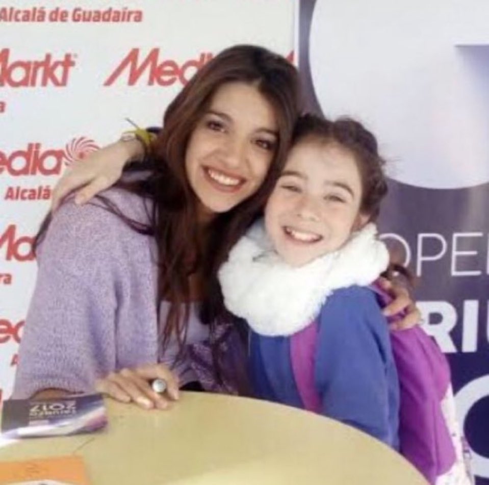 biyincry's tweet photo. de ser una chiquita que asistía a las firmas de discos de OT a ser la ganadora de OT, nadie se lo merece más que ella ❤️‍🩹
#OTGalaFinal https://t.co/DcAHlXRcEv