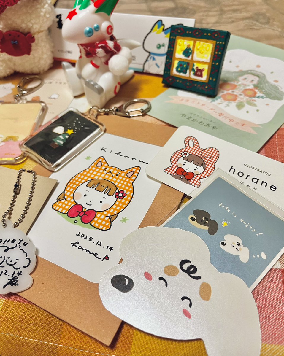 #クリマ53戦利品  その④

horaneさん(<a href="/horane_none/">horane</a> )の似顔絵🦊🌼と、
かわいいわんこのステッカー🐶♡

horaneさんのかわいいタッチで描いてもらえて最高に嬉しい😍✨
ステッカーもいぬモチーフ好きの私としては買わずにはいられなかった🥰
おまけでさらにかわいいステッカーつけてくださって幸🫶♥️