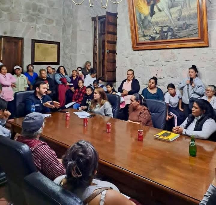 ✊ La organización popular no se intimida.
Seguiremos luchando de forma pacífica y legal por mejores condiciones de vida.
#MichoacanosExigenRespeto