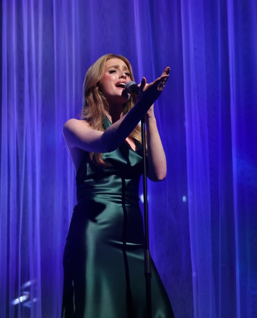 no me puedo estar más contento del resultado de Olivia, muchísimas ganas de ver su música fuera, mi ganadora 🥹🤍 #OTGalaFinal