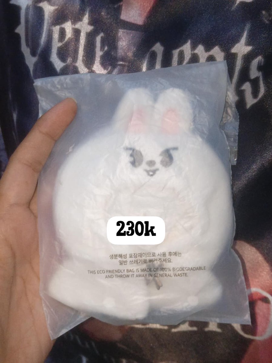 WTS LEEBIT STRAY KIDS

•Excl adm 🍊
•dom Surabaya INA
•Keep event with dp
•Condi by dm
•Incl Pack

.skzoo Leebit skzoo straykids