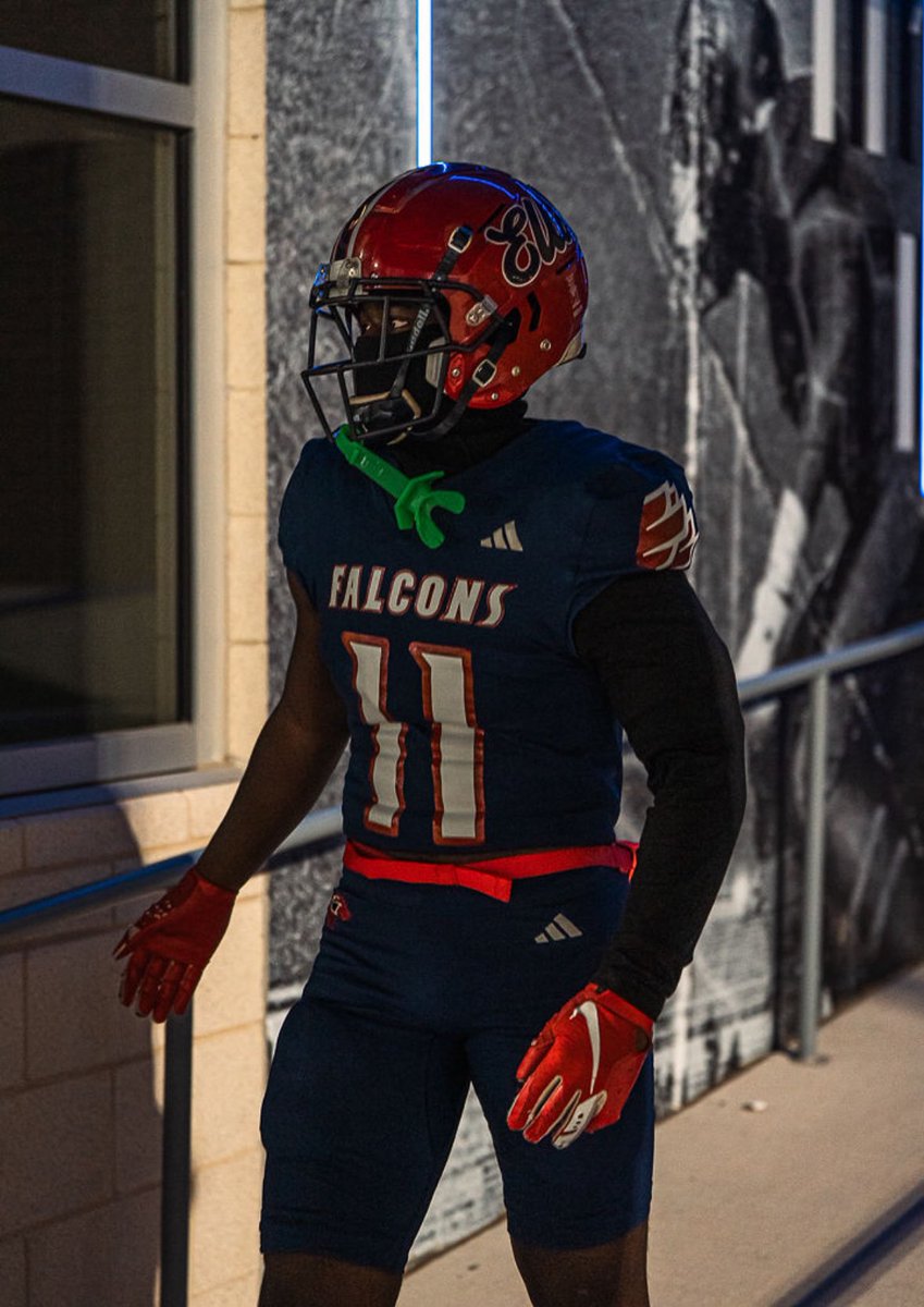 RJTUFF's tweet image. Lb/edge
Cơ' 26
47 tackles
7 tfls
5 sacks
1 int
1td
1 rf
hudl.com/v/2SuyAS