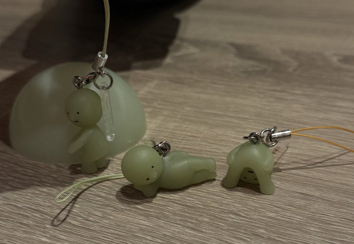 k3icore's tweet photo. went out with college besties that i haven’t seen in a while and one got us these silly smiskis from japan 🥹 https://t.co/YVhWDf9Rzf