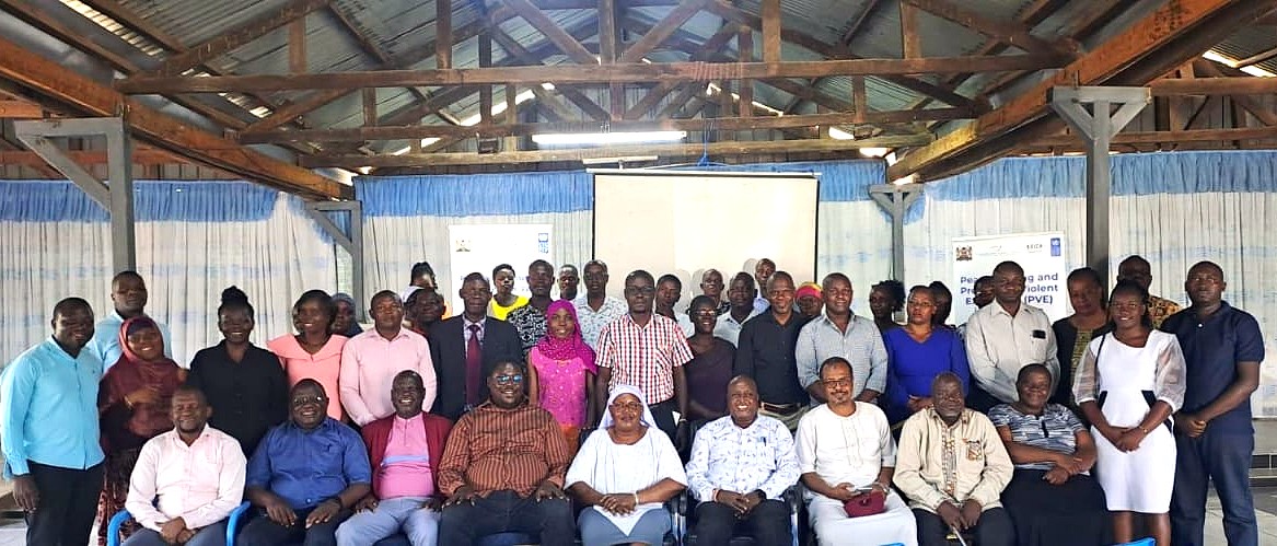 irck_info's tweet photo. Peace is built where trust, faith &amp; security work together. In @KisumuCountyKE @UNDPKenya @KenyaKoica  through @irck_info  bring religious leaders, security teams &amp; peace actors together on strengthening psychosocial support, youth resilience &amp; promotion of positive narratives https://t.co/DZG18czOKJ