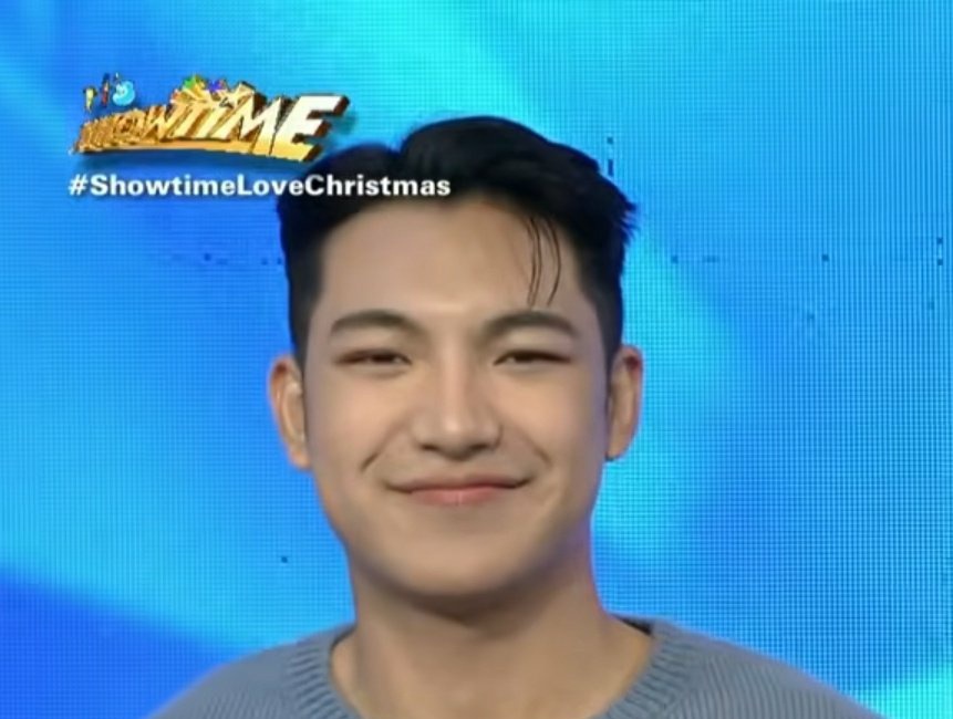 DmazingD's tweet photo. Looking good, very fresh!

#DARREN @Espanto2001
#ShowtimeLoveChristmas https://t.co/6wJ8r7XTi9