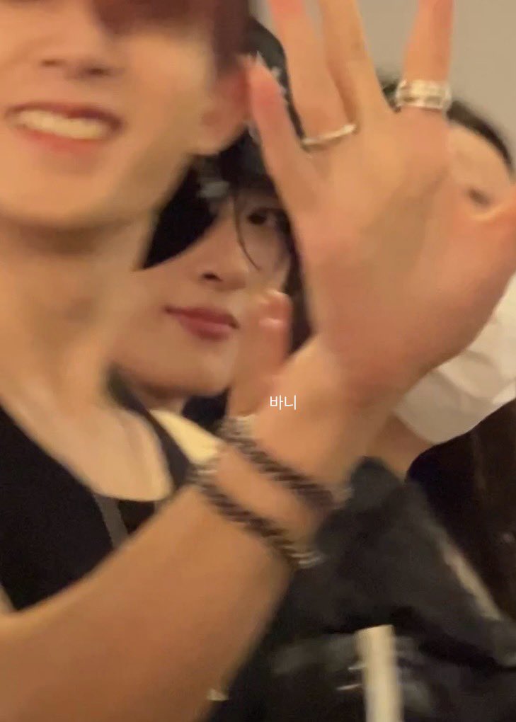 바니🐰 tweet media