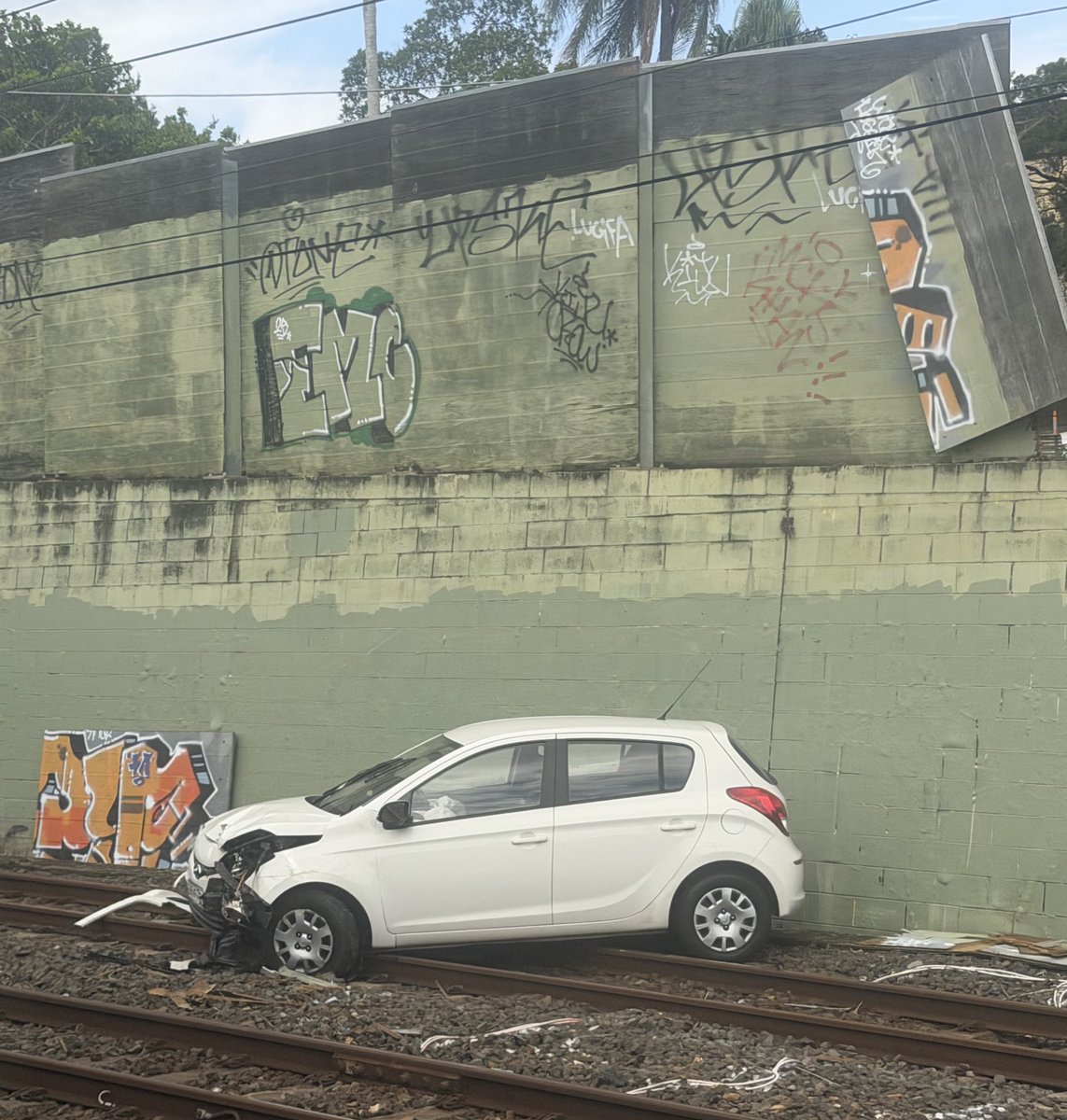 louis20016's tweet image. can’t park there, mate.