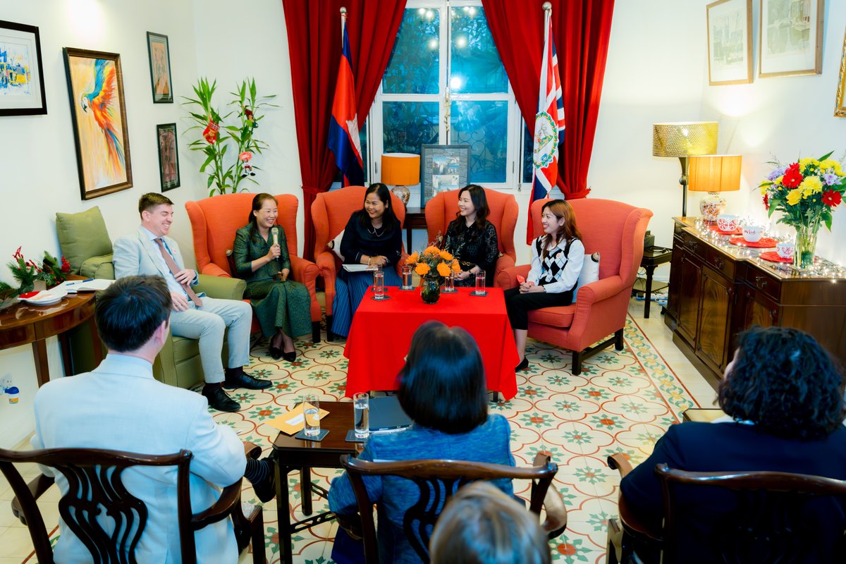 christinearab's tweet image. 🧡 16 Days of Activism: Leaders in Phnom Penh call for an end to digital violence against women and girls

Last week, I joined leaders from government, the private sector—including technology companies—civil society, youth and the United Nations at the British Ambassador’s…