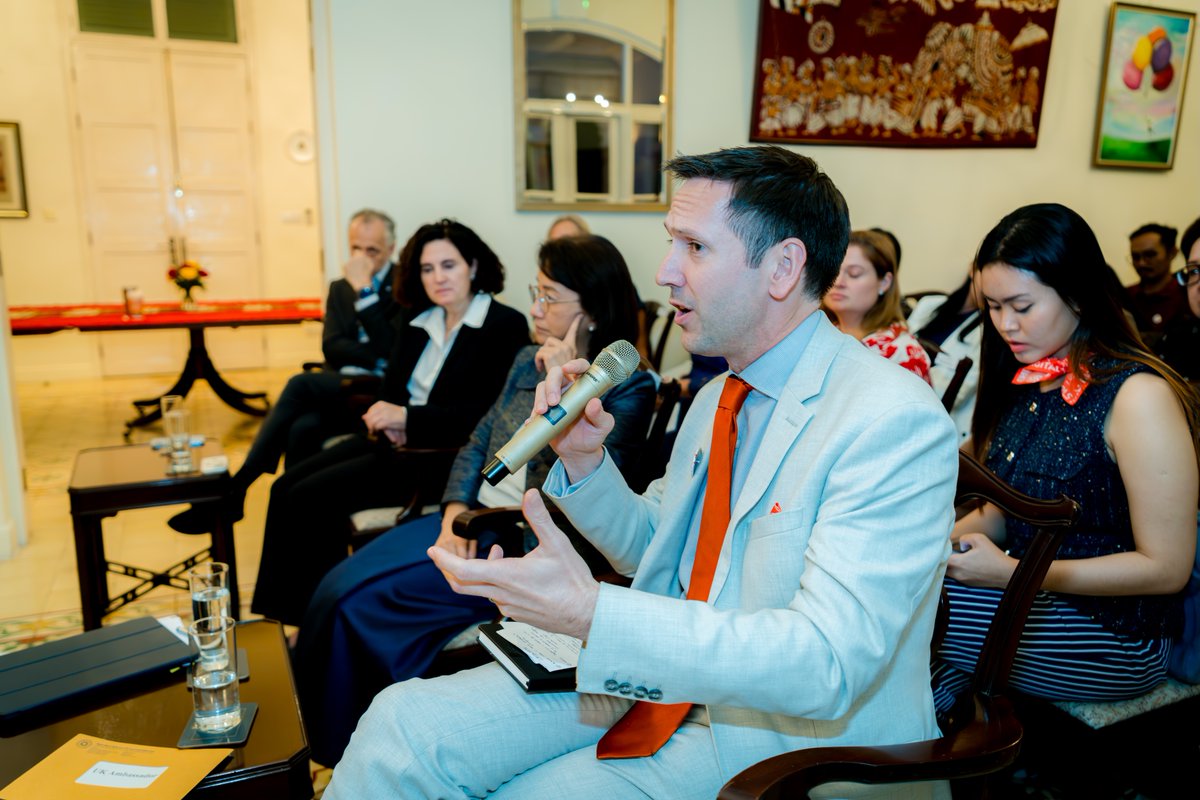 christinearab's tweet image. 🧡 16 Days of Activism: Leaders in Phnom Penh call for an end to digital violence against women and girls

Last week, I joined leaders from government, the private sector—including technology companies—civil society, youth and the United Nations at the British Ambassador’s…