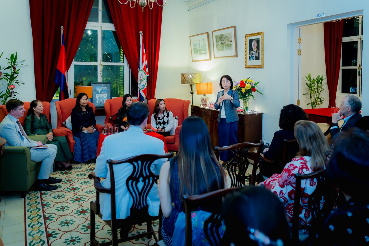 christinearab's tweet image. 🧡 16 Days of Activism: Leaders in Phnom Penh call for an end to digital violence against women and girls

Last week, I joined leaders from government, the private sector—including technology companies—civil society, youth and the United Nations at the British Ambassador’s…