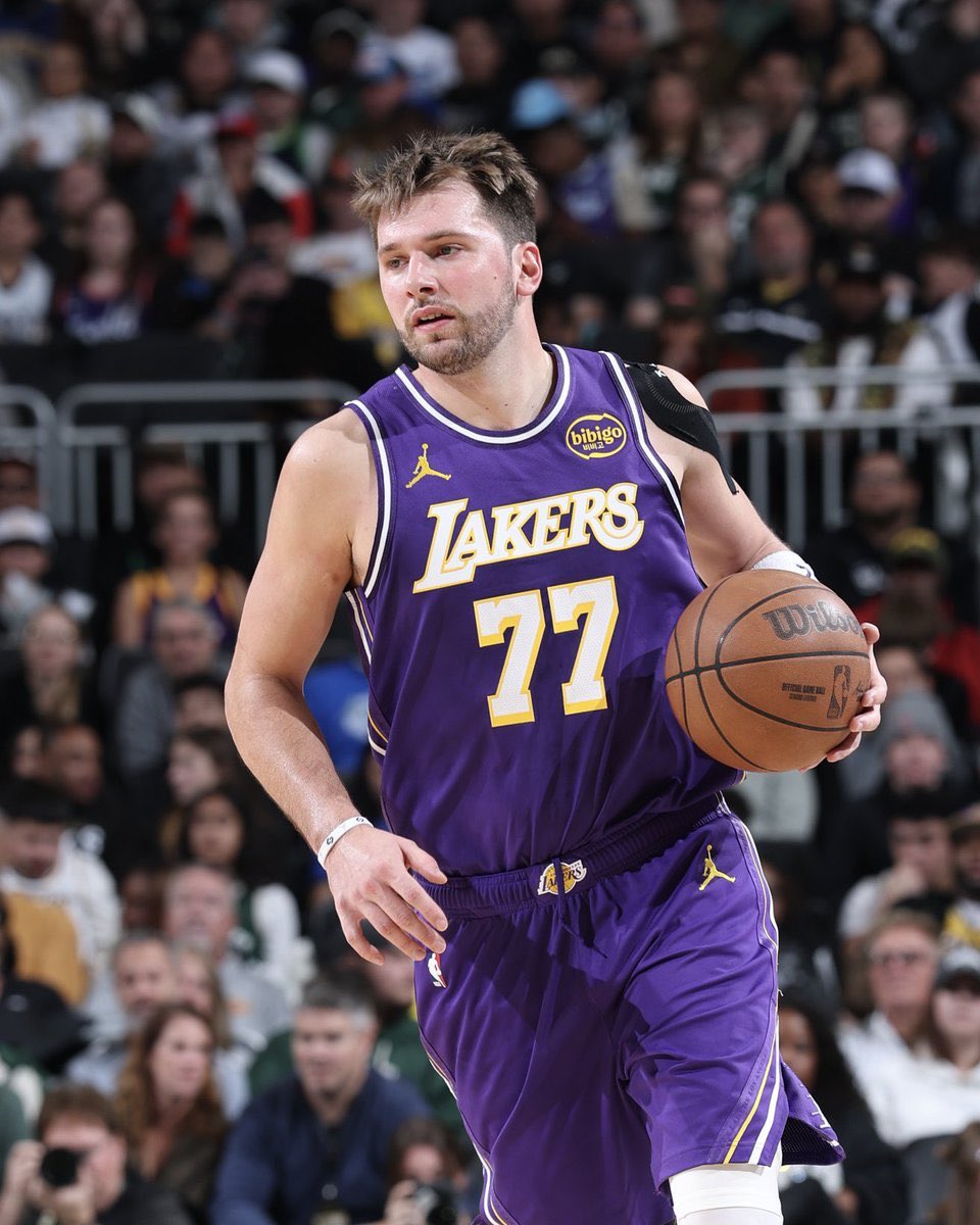 Mavs Lead tweet media