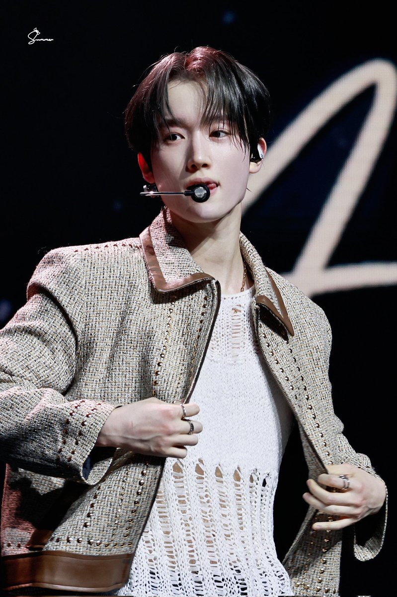 ssummer0417's tweet photo. 251129 서울 콘서트 Day1 HD

#템페스트 #혁 #구본혁 #HYUK #TEMPEST #TPST https://t.co/wb5o0NyGnA
