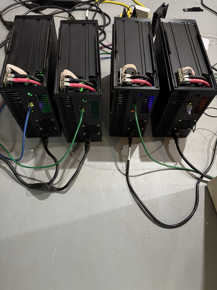 hyperhashtech's tweet image. Since I’ve got S19J boards coming out the wazoo decided to make a few of @SatStackingPleb stealthminers and slim19’s