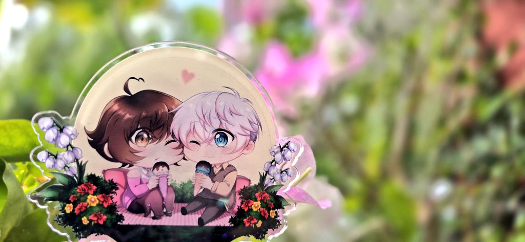 Then today I also received a surprise in my merch from <a href="/heyasa_17/">Heyasa</a> and gosh I am so blessed ♡