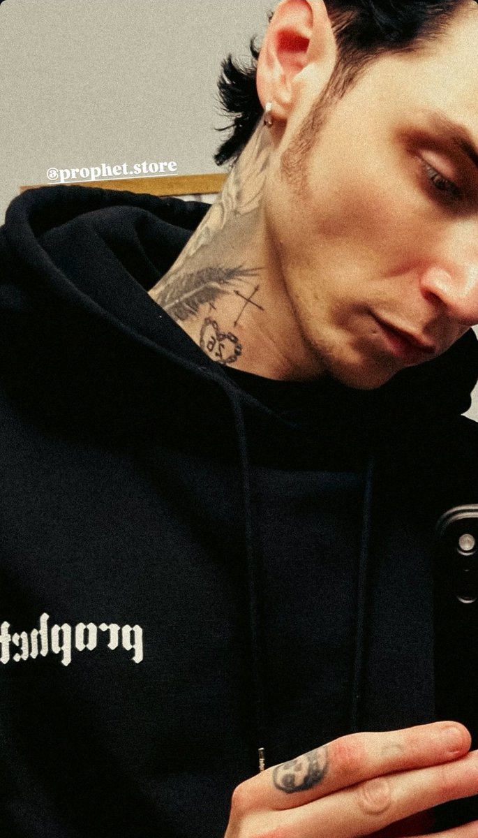 acerv0bvb's tweet image. e o homem lembrou a senha do instagram 
~🐺