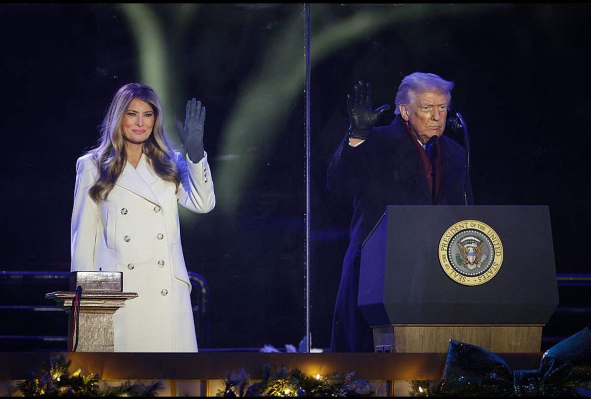 🚨Stop scrolling!! This is what holiday elegance looks like. 🎄✨

A little throwback to Melania at the 103rd National Christmas Tree Lighting on the Ellipse by the White House. 
Pure poise, timeless style, and that classic Christmas glow. 🤍

What’s your favorite part of this
