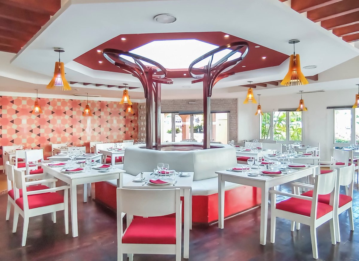 MarlonZaporta's tweet photo. Tenemos el plan perfecto para tu cena. He hecho una reserva en nuestro restaurante ______________.
#MeliáLasAntillas 
#betterthisway 
#CubanacánVaradero
#CubaÚnica https://t.co/D0X6760GUd