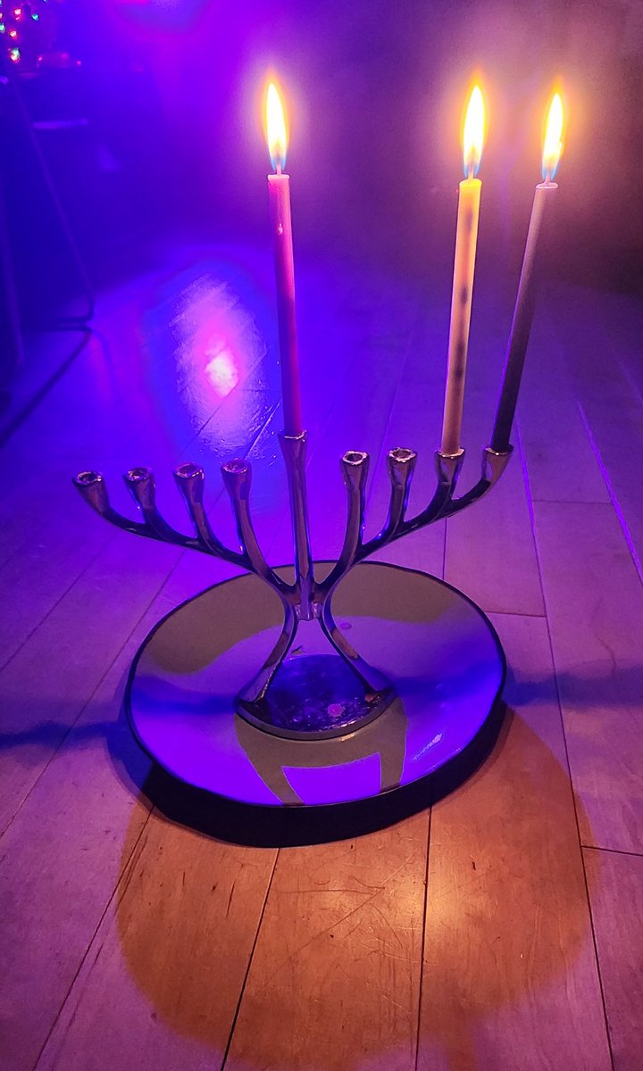 kitson's tweet photo. #Hanukkah
#HappyHanukkah
#SecondNight https://t.co/LKcevV83vP