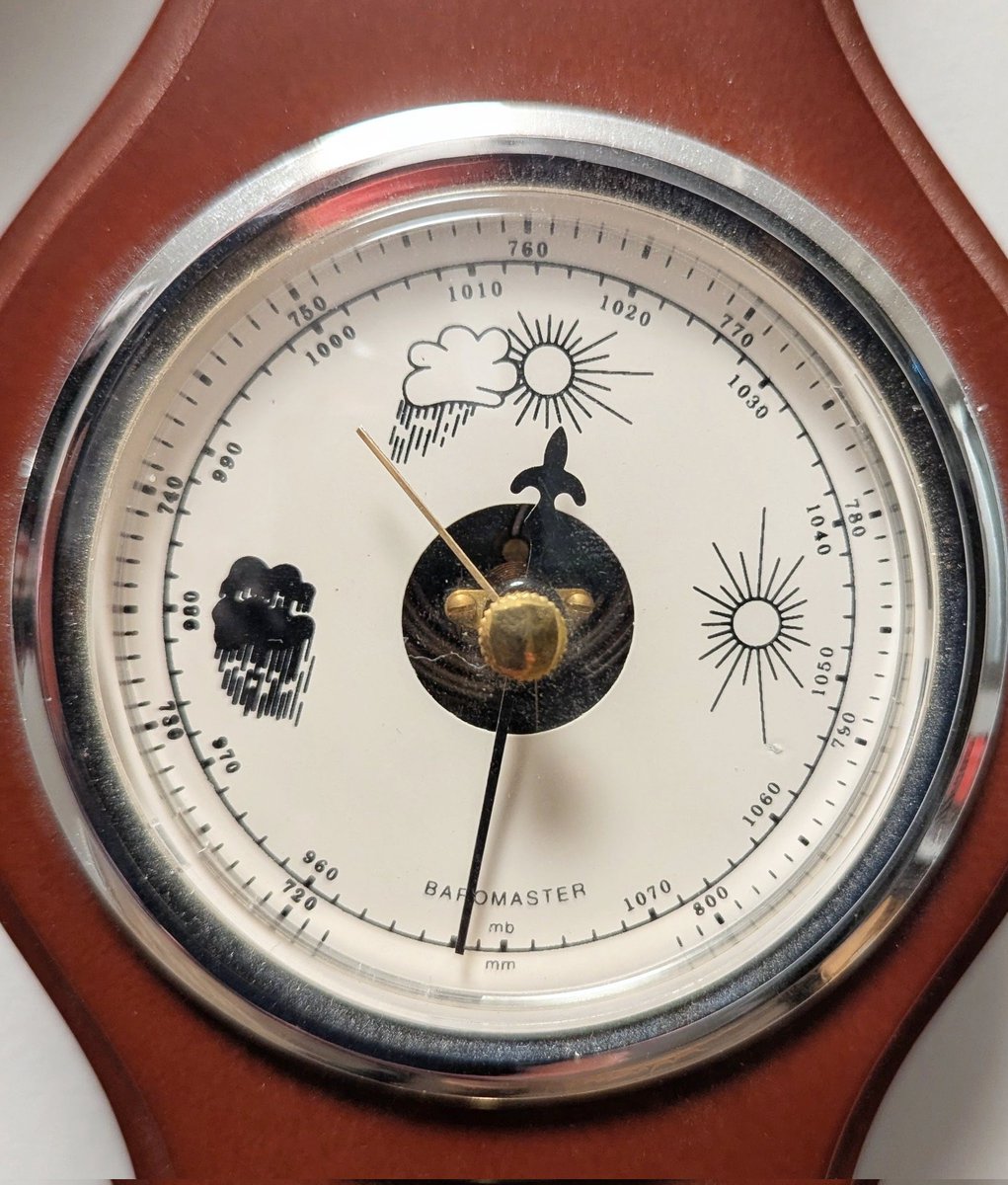 rcbstormpost's tweet photo. Obligatory pic of glass gone bottom up.

For Gander #YQX, official minimum sea level pressure 949.7 mb this evening marks the lowest since Feb 9, 1964 (when the all-time low of 946.9 mb occurred). Data since 1959.

Rebound will be swift: 50 mb rise next 12 hrs. Thus, wind!

#nlwx https://t.co/C9Vbb5WJZb