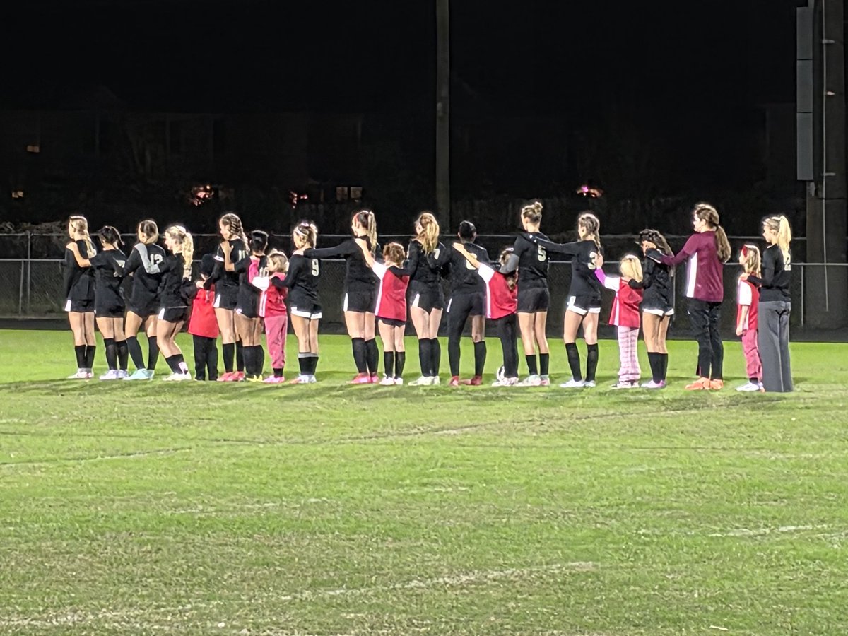 layla_cummings9's tweet image. Honored to mentor and show the next group of #Jackets #SWARM #mentality tonight at our game.

@ImYouthSoccer @gatorjack72 @SocAddicts @MaxPreps @nxt1sports @Smedley033