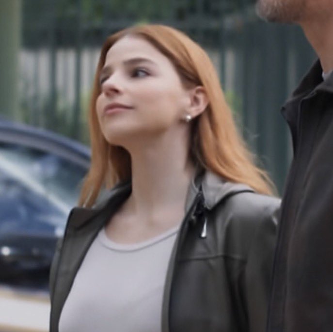 ktspink's tweet image. A JUQUINHA SEM JEITO CONHECENDO O SOGRO