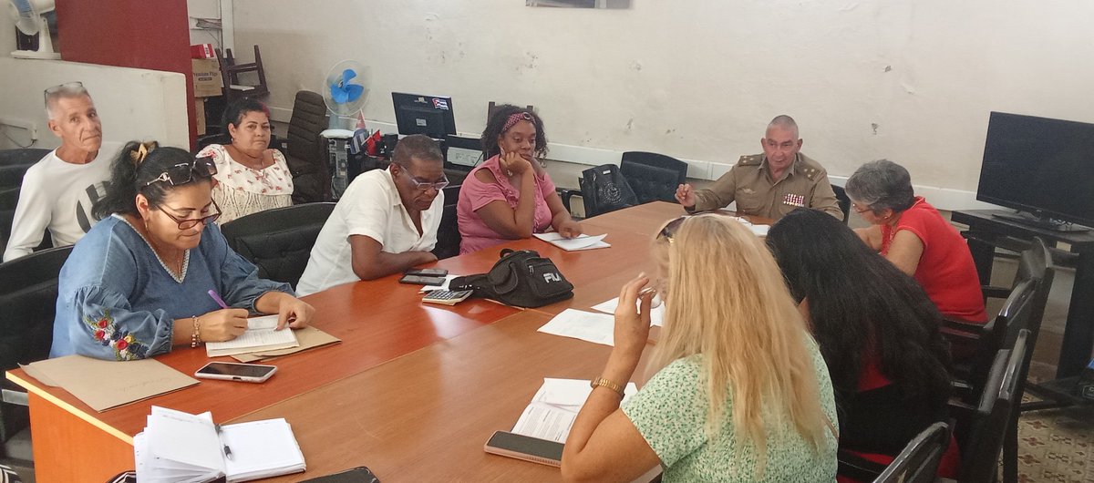 Cómo cada lunes realiza la DOTU Cienfuegos puntualización de la semana con énfasis en el análisis del presupuesto, estadística de para el cierre del año y orientaciones recibidas de los cursos nacionales de catastro  y ciencia e innovación realizados por el INOTU.