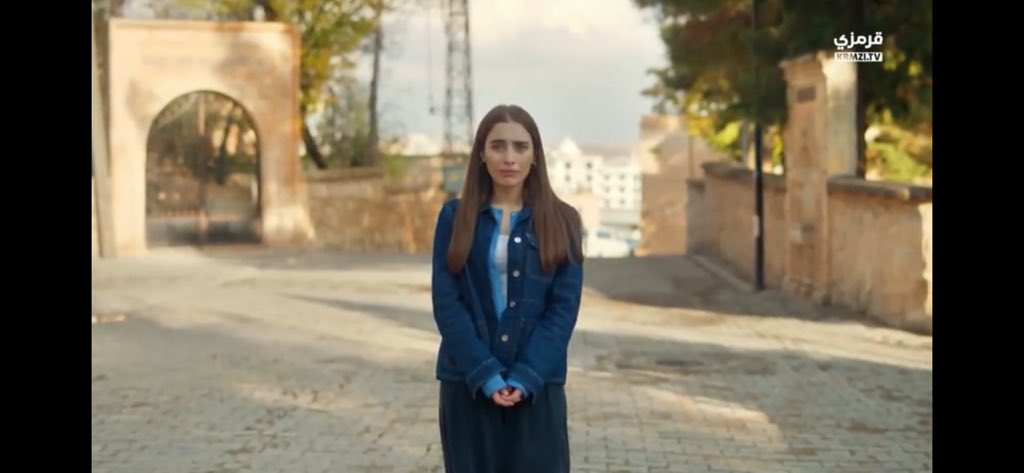 Edoe__'s tweet image. مدري كيف قبلت هذا الدور والله اني قاعده اتفشل بدالها