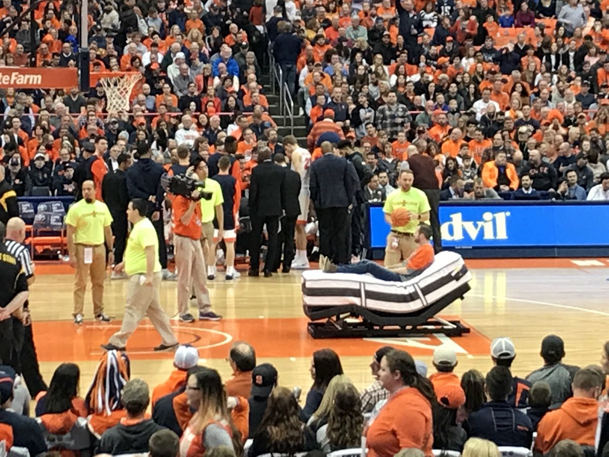 DunkandBright's tweet photo. 🏀We've got 2 tickets to the SU basketball game, 12/31 vs Clemson, you know what to do 🙂 Shout out in the comments who you'd have accompany you while you take the Sleep Shoot n Score shot! Likes, Replies, and Reposts all give you an entry! Winner will be chosen at 10am on 12/17 https://t.co/8UdDc1DekR
