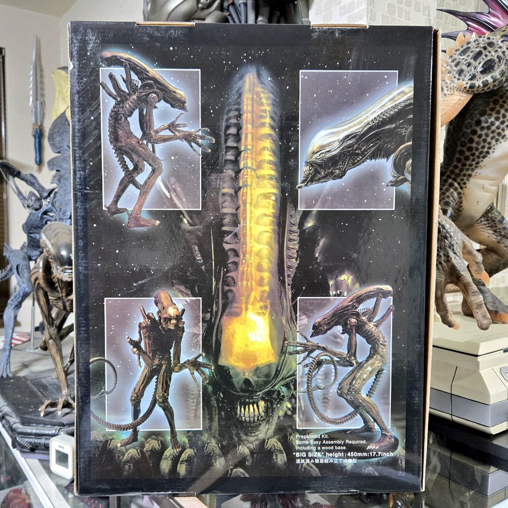 フューチャーモデルズから発売されたALIEN塗装済み簡易組み立て式模型