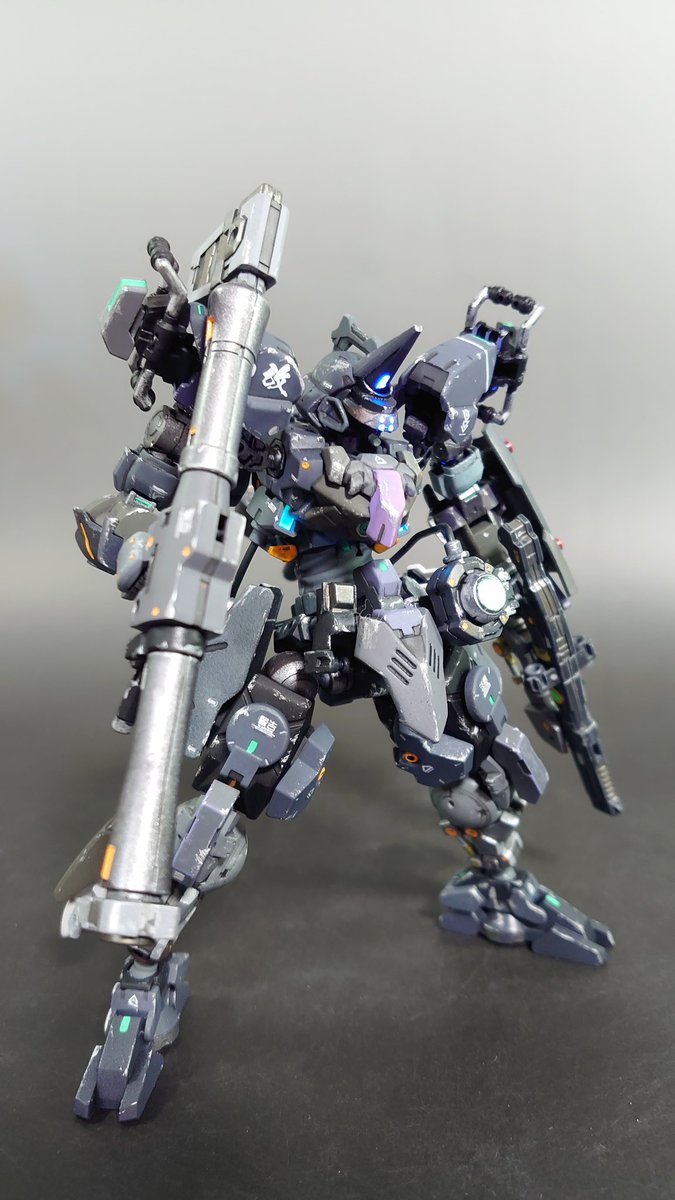 tS2CtwZi2iniBoI's tweet image. ポルタノヴァ改《特殊部隊仕様》
次期主力EXMへの更新で中古市場に下りてくると見越して再開発していたポルタノヴァの改修機。今回第１陣がこっそり持ち帰った落ちてたマクシオン製と思われるパーツも流用している。
※加工、接着あり     《1/2》
#30MM峡谷エリア #30MMバイロン軍