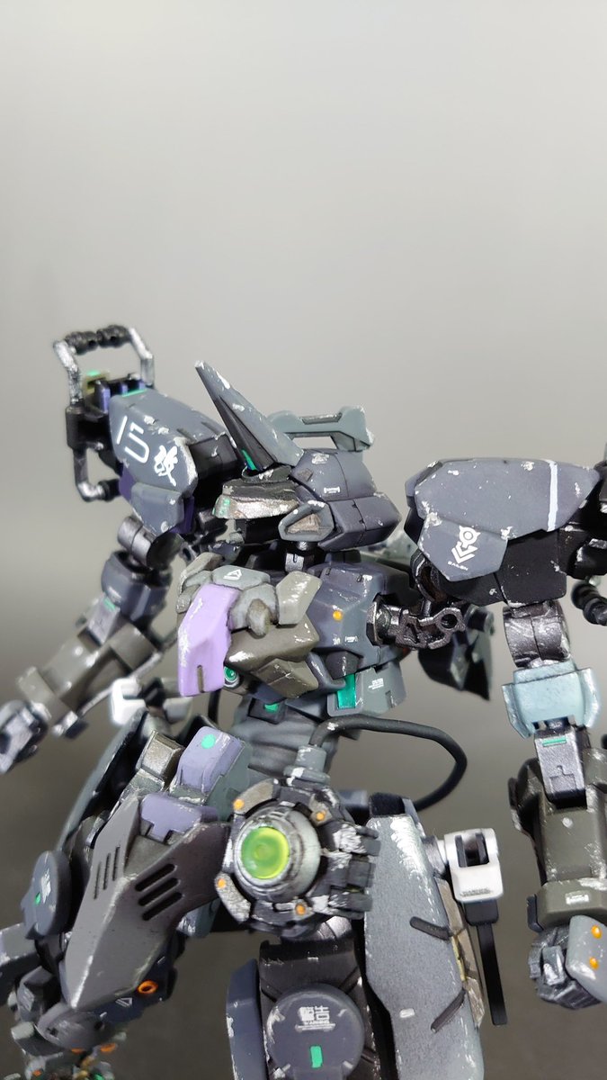 tS2CtwZi2iniBoI's tweet image. ポルタノヴァ改《特殊部隊仕様》
次期主力EXMへの更新で中古市場に下りてくると見越して再開発していたポルタノヴァの改修機。今回第１陣がこっそり持ち帰った落ちてたマクシオン製と思われるパーツも流用している。
※加工、接着あり     《1/2》
#30MM峡谷エリア #30MMバイロン軍