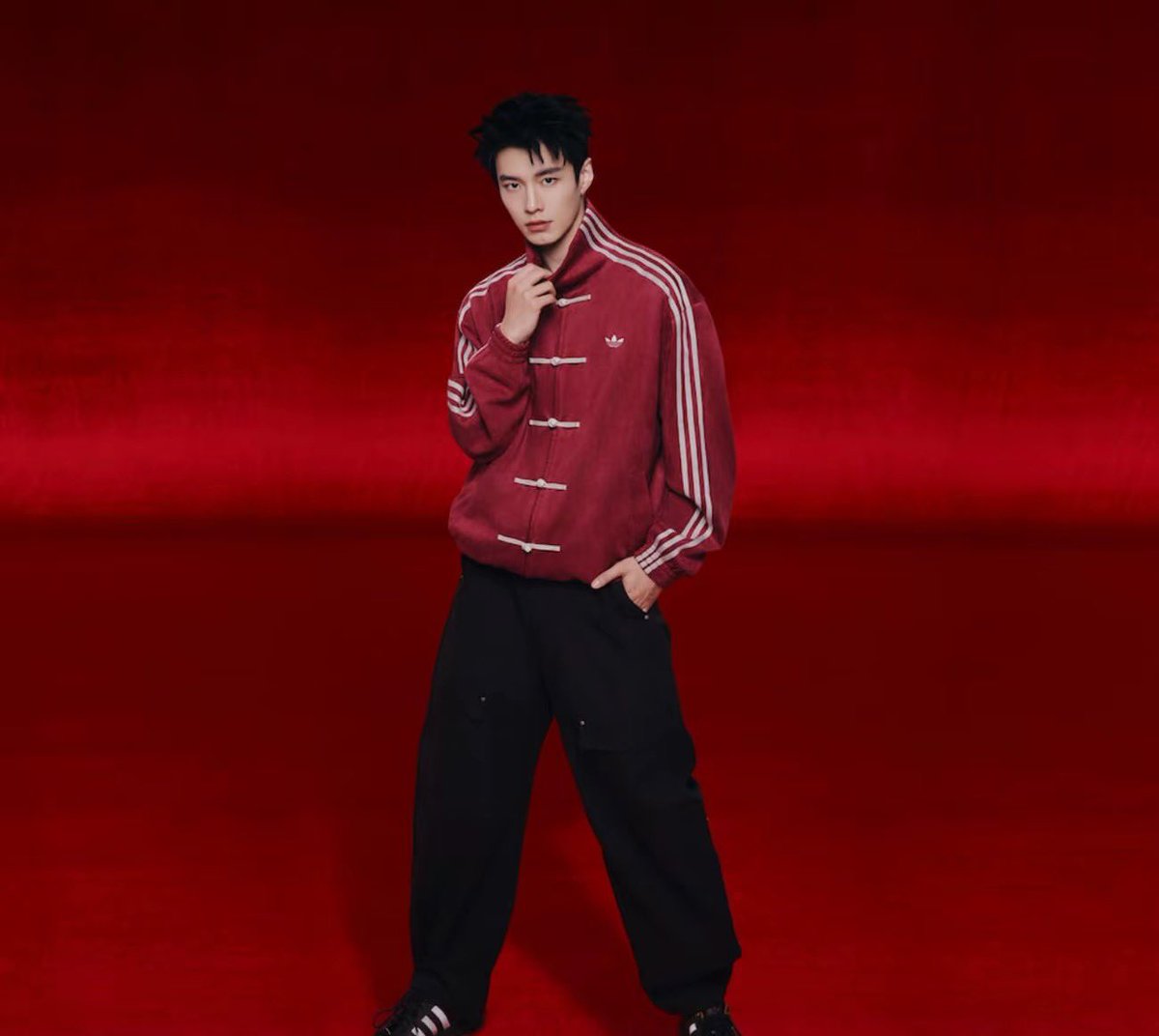 MayFASHIONSTYLE's tweet photo. รับหิ้วAdidas Collection Chinese New Year รุ่นคอจีน มีแค่ที่จีนเท่านั้น
ราคาเริ่มต้น4,500  มัดจำ50%น้า
(กลับไทยวันที่2 มกรา)
#พรีจีน #เสื้อadidas #พรีออเดอร์จีน #หิ้วจีน #รับหิ้วจีน #ตลาดนัดจีน #รับหิ้วsanrio #รับหิ้วเกาหลี https://t.co/ICd019ToKS