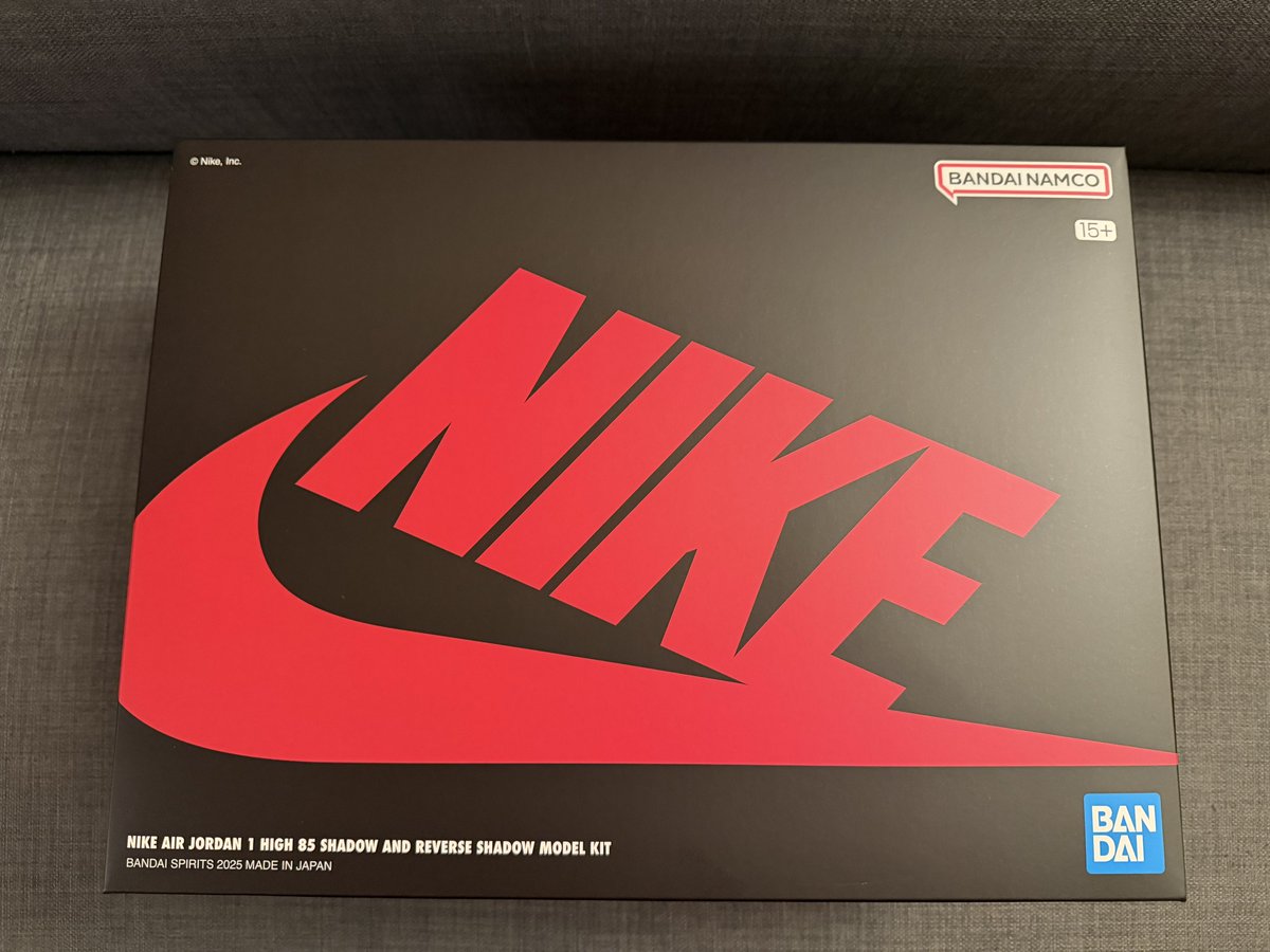 I didn't expect the box to be this awesome. Maybe I should've