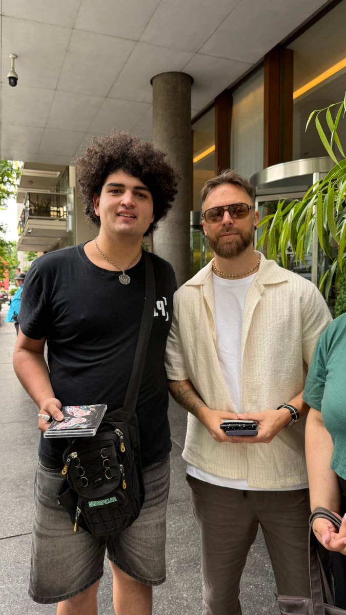 Raymond🇸🇪 VIO A BFMV Y A7X tweet media