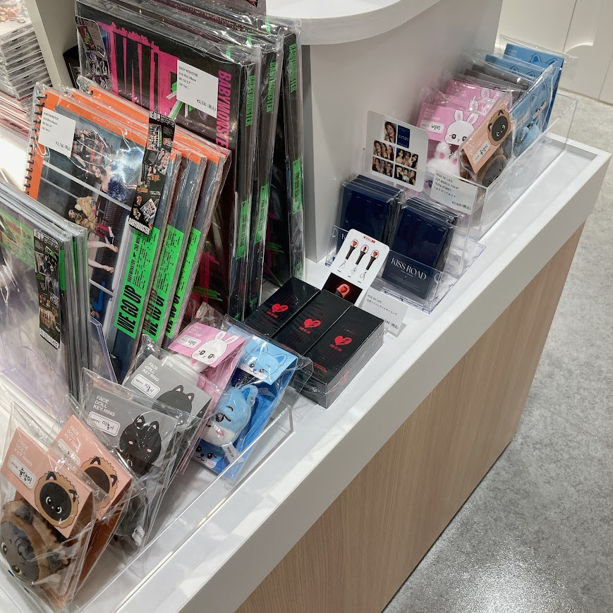 【K-POP】 グッズセット 出品商品 全てまとめ売り！！ 関西初上陸！ K-POPアイドルのグッズを扱う「animate Import Shop 大阪