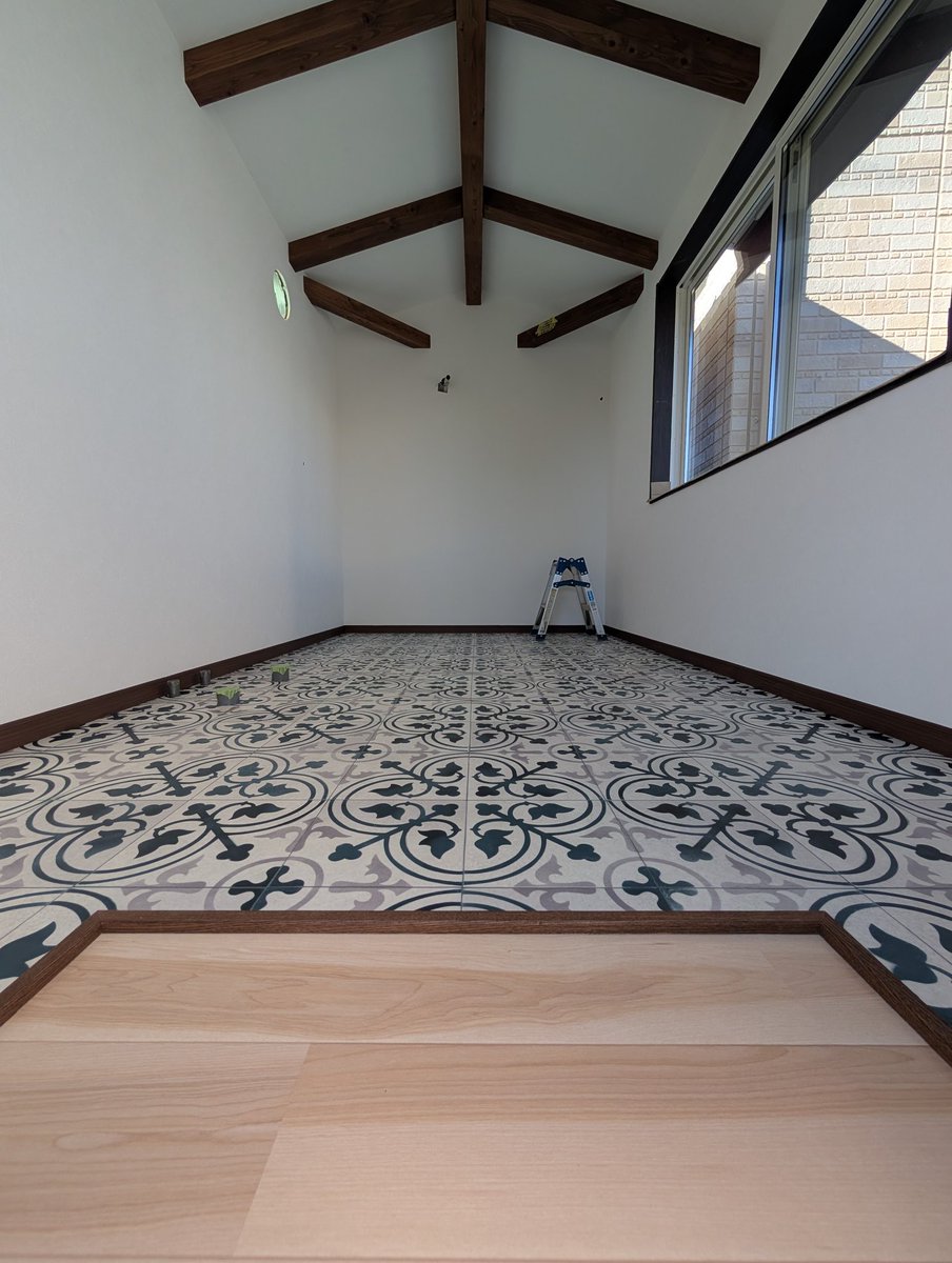 TomteChannel's tweet image. 浜松市のタイニーハウス。いよいよ完成間近。木造軸組工法。総桧造りのミニハウス、コンテナハウスは静岡県のFujimond株式会社まで。全国配送可能
fujigarage.com