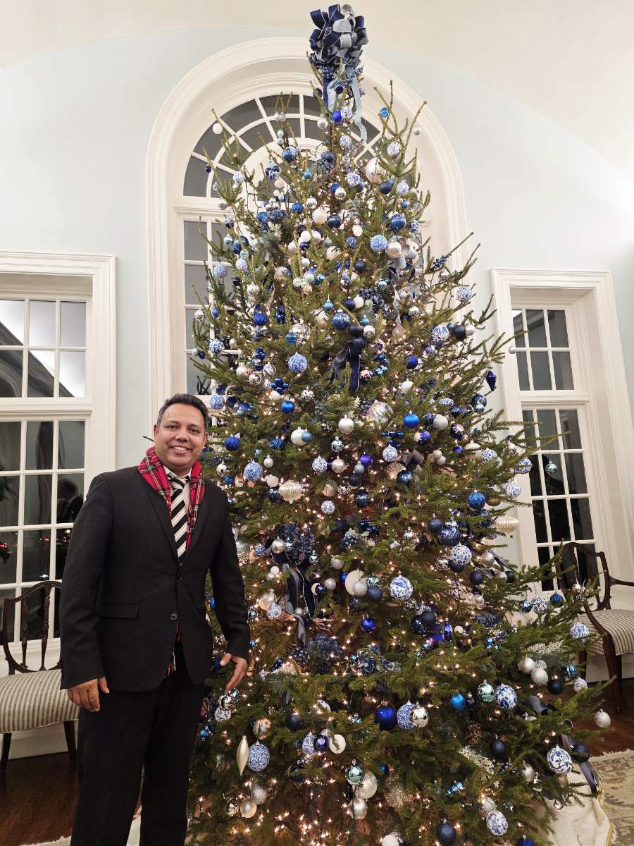We had a wonderful time this evening at Government House catching up with <a href="/GovWesMoore/">Governor Wes Moore</a> and First Lady Moore,  my HGO Chair (and future Speaker) Joseline Peña-Melnyk, and so many colleagues and friends. Wishing everyone a Merry Christmas and a joyful holiday season!