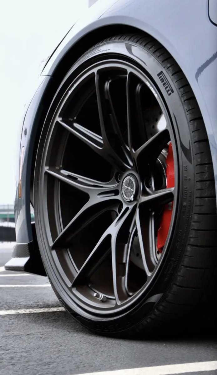 Draghub1's tweet image. 2025 BMW M5 (G90) specs 🔥
•Power: 717 hp / 738 lb-ft
•Powertrain: 4.4L twin-turbo V8 + hybrid
•0-60 mph: 3.4 sec
•Top speed: 190 mph (w/ package)
•Electric range: 43 miles
•Curb weight: 5,390 lbs
Most powerful M5 ever! #BMWM5 #G90