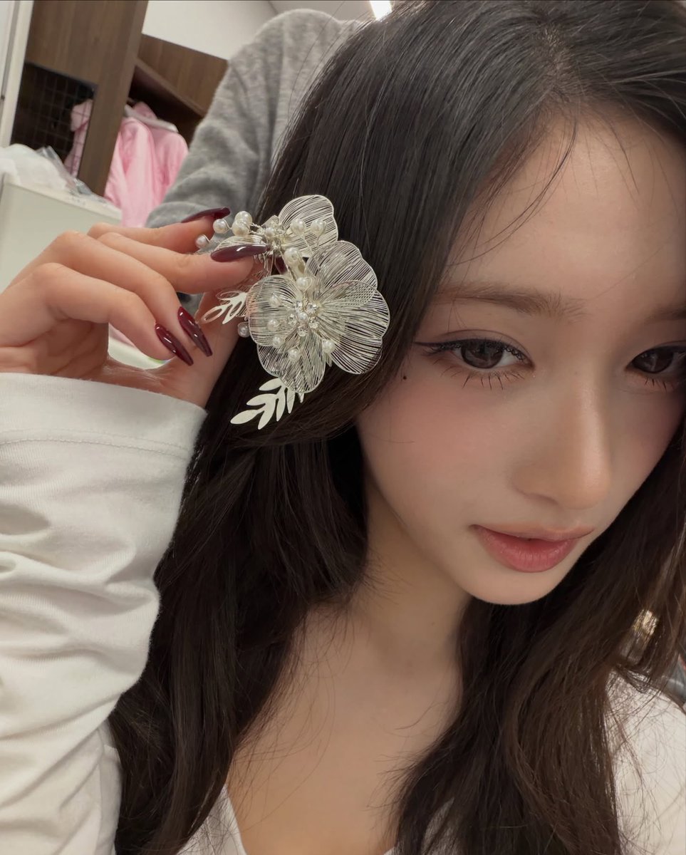 SNS] 251215 — #LEESEO (eeseooes) Instagram update. 