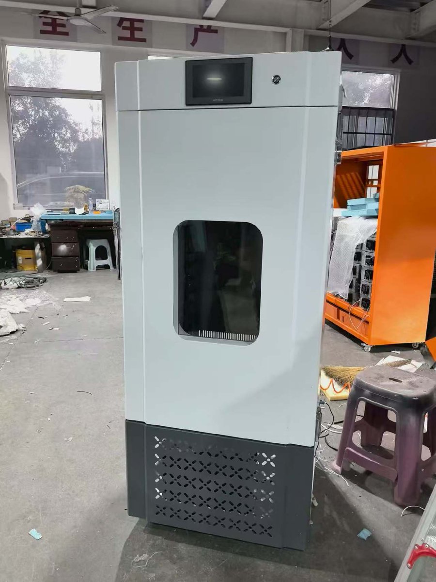 Crystal_Labone's tweet photo. Big capacity, precise control!  Our shipment is ready: 150L &amp; 250L Pharmaceutical Stability Chambers for ICH guideline testing, and a versatile 500L Plant Growth Chamber for expanded research. 
#Pharma #StabilityTesting #LabEquipment #Biotech #LifeScience #GMP #ClimateChamber https://t.co/76bqXzQF8w