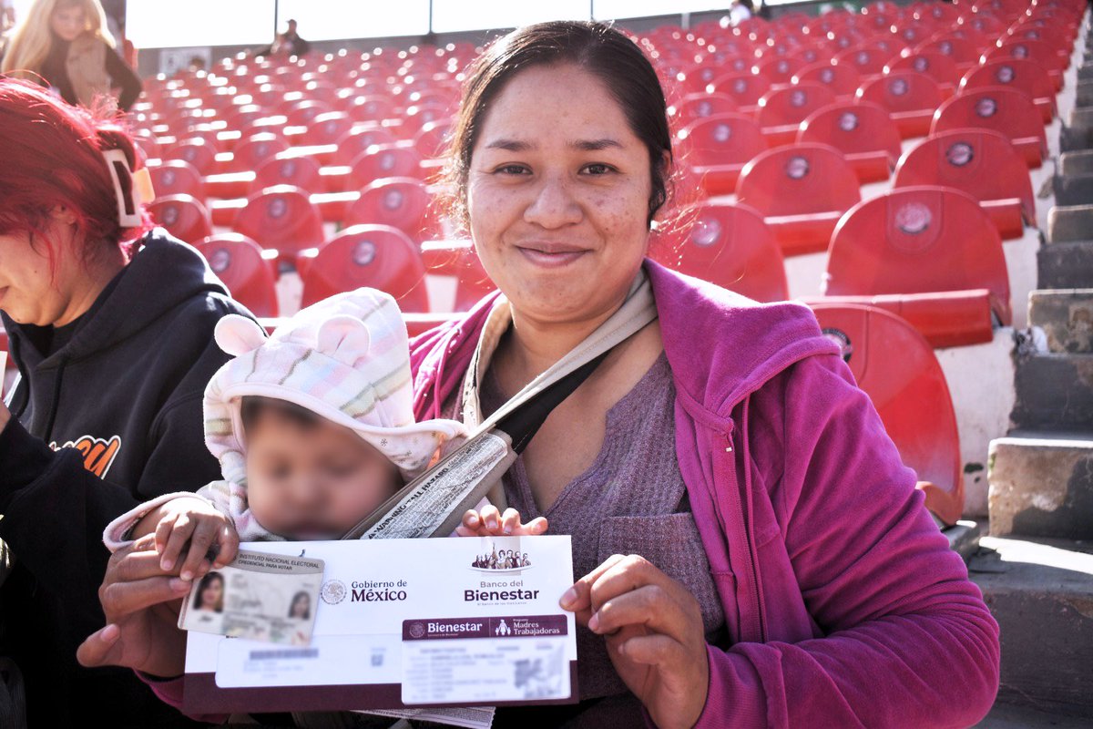 El Programa de Niñas y Niños Hijos de #MadresTrabajadoras sigue creciendo. Este año, incorporó a más familias en 13 entidades, con prioridad para mujeres indígenas y trabajadoras de maquila.

Con justicia social, respaldamos a quienes trabajan y cuidan a sus hijas e hijos. 🤱✨