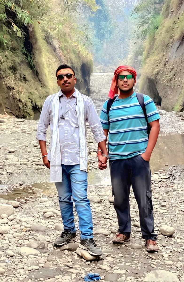 vivekkumarrai23's tweet photo. जन्मदिन कि हार्दिक बधाई एवं ढ़ेर सारी 
शुभकामनाएं हिमांशु बाबु भोलेनाथ
हमेशा आपको खुश रखें ! 🎂🎉🎁🎊 https://t.co/x0EWb0NWme