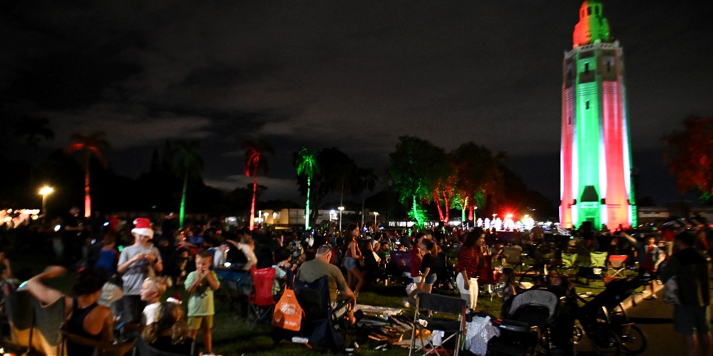 JointBasePHH's tweet photo. #GreatLifeHawaii MWR hosted the 🎄JBPHH 56th Annual Tower Lighting Celebration🎄at Freedom Tower on Hickam Field, 12 Dec. Mahalo to Great Life Hawaii MWR, sponsors and volunteers for making this event spectacular!! #jollygoodtime #happyholıdays #community 🎅⛄ https://t.co/OK9UjxWlz0