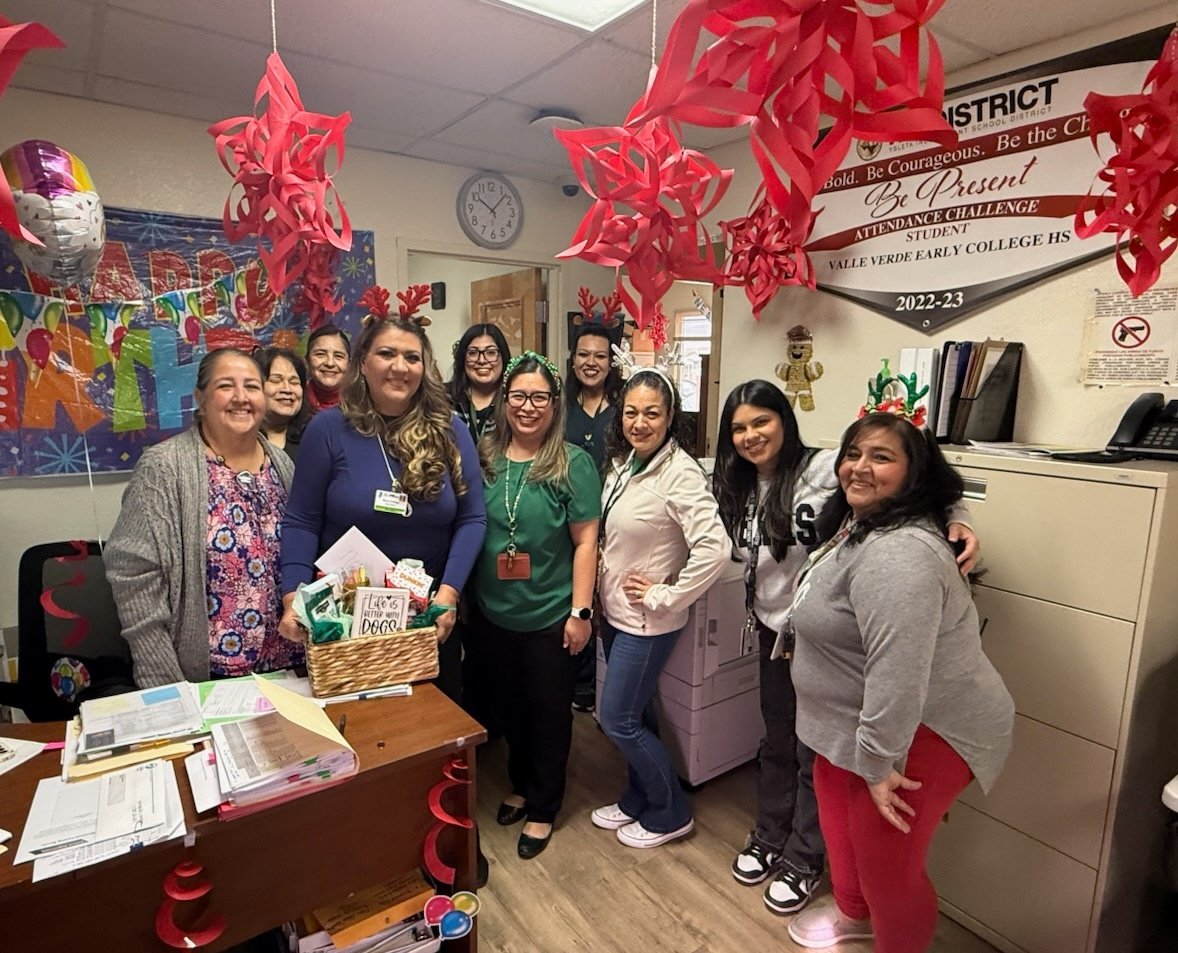 Claudia Canava-Flores tweet media