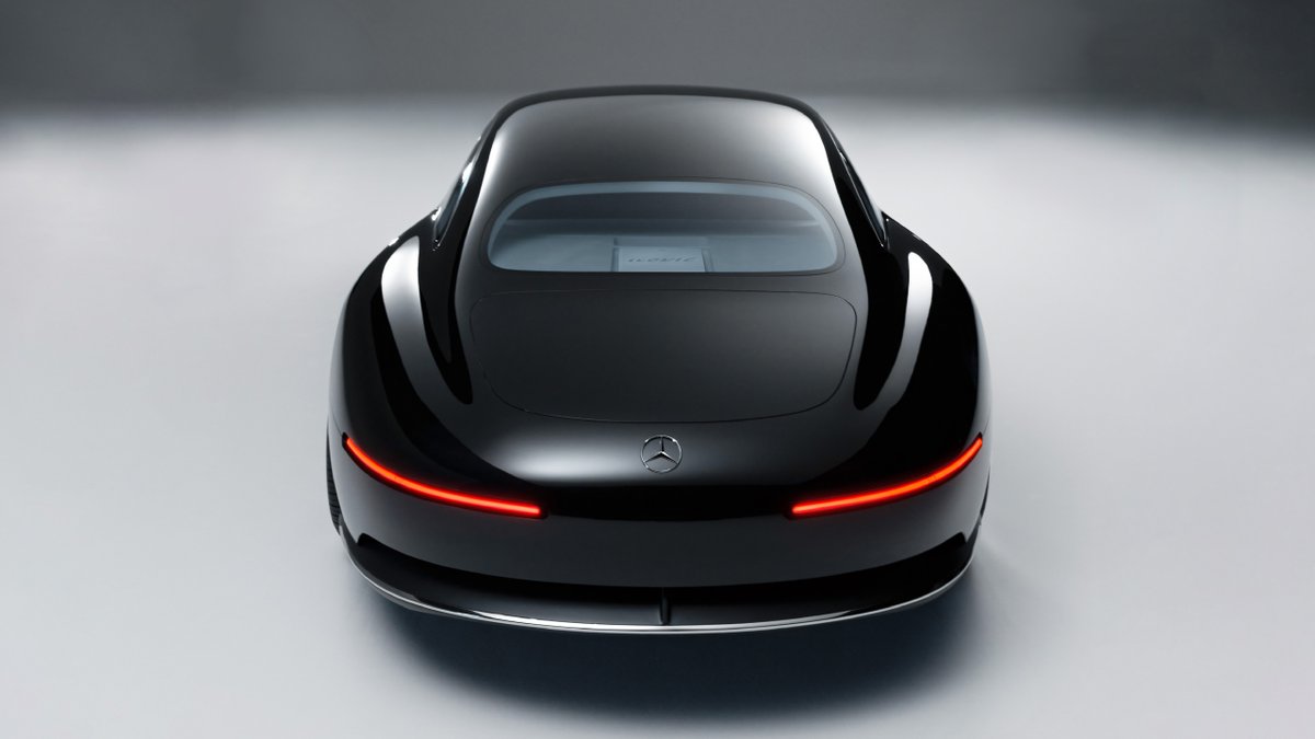 Mercedes-Benz LIVE!】 “Vision Iconic”── 伝統美と最先端の知が融合