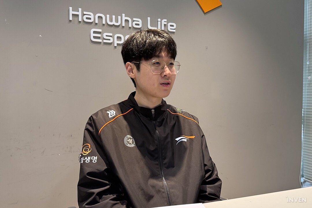 maeng_goo_stone's tweet image. [인터뷰] '제우스'의 2025년 회고, 이적 사가와 뒤틀린 세계선

m.sports.naver.com/esports/articl…